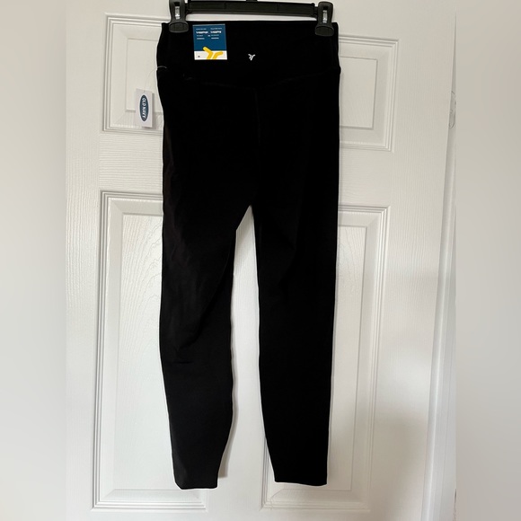 Old Navy Atheltics High Rise 7/8 Leggings. Black. Size Medium. BNWT - Picture 2 of 7